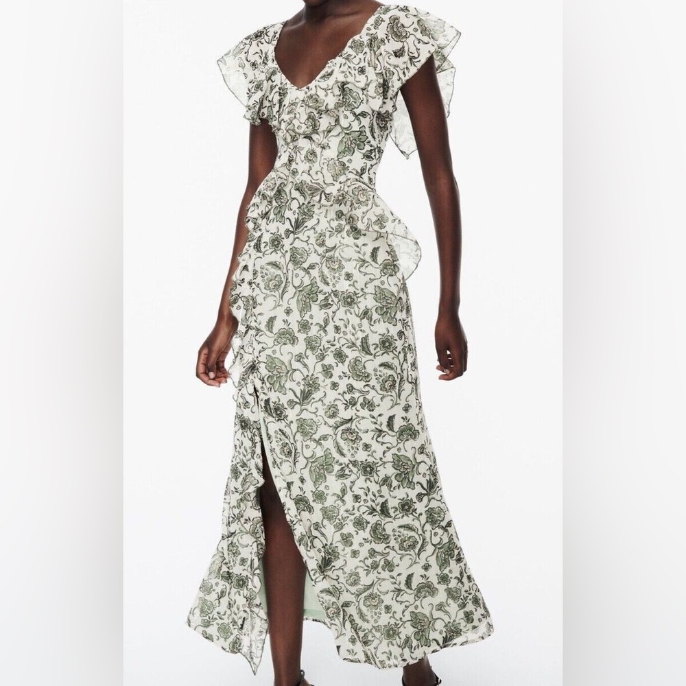 NwOt;Zara Green and Cream Floral Ruffle Dress 🟢